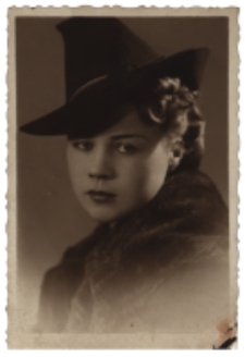 Janina Pietuch, zdjęcie portretowe, Białystok, lata 30. XX w.