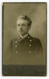 Portret mężczyzny, zdjęcie wykonano w atelier fotograficznym, ul. Sienkiewicza 12, Białystok, 5 listopad 1912 r. Fot. Zakład fotograficzny "Izrael (Srol) Rendel"