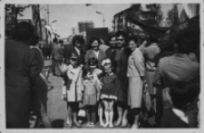 Pracownicy Fabryki Przyrządów i Uchwytów na pochodzie z okazji święta 1 maja, Białystok, 1 maj 1966 r.