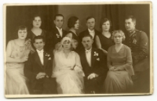 Portret ślubny, zdjęcie wykonano w atelier fotograficznym, ul. Sienkiewicza 24, Białystok, 8 luty 1932 r. Fot. Zakład Fotograficzny Ch. Talińskiego