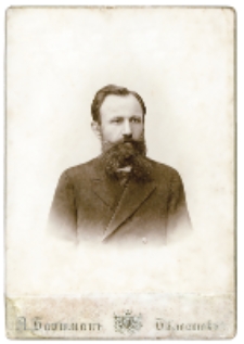Portret mężczyzny, zdjęcie wykonano w atelier fotograficznym, ul. Kilińskiego 16, Białystok, 1896-1904 r. Fot. Zakład Fotograficzny Wolfganga A. Bartmanna