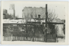 Dom murowany, ul. Krakowska 1 a, w tle Kamienica Ginzburga, Białystok, 1945-1969 r. Fot. Zenon Miecielski