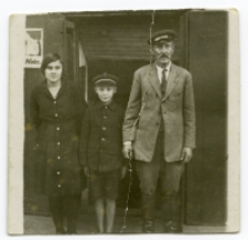 Przed sklepem, ul. Kilińskiego 19, Białystok, 24 maj 1936 r.