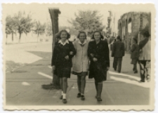 Na spacerze, Białystok, lata 40. - 50. XX w.