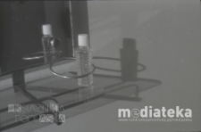 Lustro w łazience, Białystok, druga połowa lat 70. XX w., fot. ze zbiorów Andrzeja Trzcińskiego