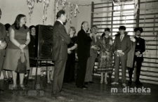 Szkolny bal karnawałowy, Białystok, druga połowa lat 70. XX w., fot. ze zbiorów Andrzeja Trzcińskiego