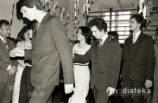 Szkolny bal karnawałowy, Białystok, druga połowa lat 70. XX w., fot. ze zbiorów Andrzeja Trzcińskiego
