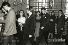 Szkolny bal karnawałowy, Białystok, druga połowa lat 70. XX w., fot. ze zbiorów Andrzeja Trzcińskiego