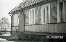 Dom drewniany, okolice ul. Młynowej, Białystok, druga połowa lat 70. XX w., fot. ze zbiorów Andrzeja Trzcińskiego