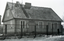 Dom drewniany, okolice ul. Młynowej, Białystok, druga połowa lat 70. XX w., fot. ze zbiorów Andrzeja Trzcińskiego