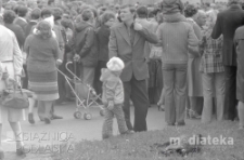 Procesja Bożego Ciała, Rynek Kościuszki, Białystok, druga połowa lat 70. XX w., fot. ze zbiorów Andrzeja Trzcińskiego