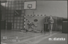 Zakończenie roku szkolnego, Liceum Ogólnokształcące nr IV im. C.K.Norwida w Białymstoku, ul. Zwierzyniecka 9A, Białystok, druga połowa lat 70. XX w., fot. ze zbiorów Andrzeja Trzcińskiego