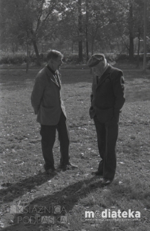 Mężczyźni w Parku Królowej Heleny, Bielsk Podlaski, ok. 1978 r., fot. ze zbiorów Andrzej Trzcińskiego
