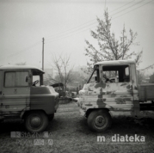 Samochody dostawcze marki Żuk, okolice ul. Młynowej, Białystok, druga połowa lat 70. XX w., fot. ze zbiorów Andrzeja Trzcińskiego