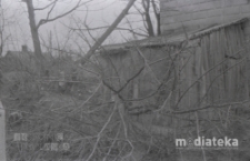 Ogród z drewnianą zabudową gospodarczą, Białystok, druga połowa lat 70. XX w., fot. ze zbiorów Andrzeja Trzcińskiego