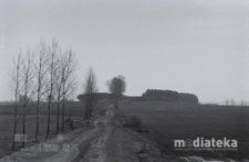 Krajobraz, droga polna, druga połowa lat 70. XX w., fot. ze zbiorów Andrzeja Trzcińskiego