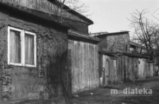 Zabudowania z drewna i cegły, Białystok, druga połowa lat 70. XX w., fot. ze zbiorów Andrzej Trzcińskiego