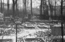 Lapidarium cmentarza ewangelicko- augsburskiego, ul. Generała Stanisława Sosabowskiego, Białystok, druga połowa lat 70. XX w., fot. ze zbiorów Andrzej Trzcińskiego