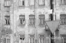 Kamienica murowana, skrzyżowanie ul. Czarnej z Młynową, Białystok, druga połowa lat 70. XX w., fot. ze zbiorów Andrzej Trzcińskiego