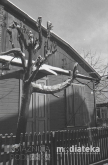 Drewniana zabudowa, ul. Czysta, Białystok, druga połowa lat 70. XX w., fot. ze zbiorów Andrzeja Trzcińskiego