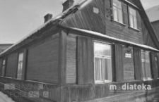Drewniana zabudowa, ul. Czysta 14, Białystok, druga połowa lat 70. XX w., fot. ze zbiorów Andrzeja Trzcińskiego