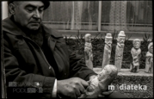 Obchody Święta Pracy 1 Maja, wystawa plenerowa, ul. Podleśna 2, Białystok, druga połowa lat 70. XX w., fot. ze zbiorów Andrzeja Trzcińskiego