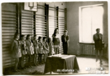 Apel w sali gimnastycznej Szkoły Podstawowej nr 1, ul. Akademicka 2, Białystok, 1968 r.