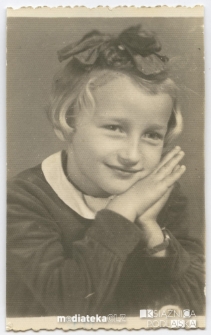 Portret dziewczynki wykonany w atelier fotograficznym, Białystok - 1957 r.