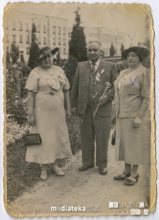 Wacława Rusinowicz z przyjaciółmi, Park Planty, Białystok, lata 30. XX w.