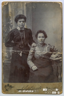 Portret Emilii Kuczyńskiej z mamą, ul. Lipowa 35, Białystok, początek XX w. Fot. Zakład Fotograficzny Szymborskich "Rembrandt"