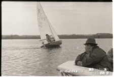 Instruktorzy kursu żeglarskiego dla dzieci i młodzieży na Stawach Dojlidzkich, Białystok, lata 60. 70. XX w.