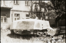 Budowa jachtu, ul. Starobojarska 18, Białystok, 1975 r.