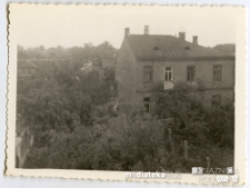 Widok na kamienice z budynku przy ul. Starobojarskiej 18, Białystok, 1964-69 r.