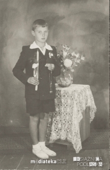 Portret pierwszokomunijny Jerzego Dzienisa, Grajewo, ok. 1947 r.