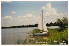 Łódka Fuks Atopas, typ Bez-2 nad brzegiem jeziora Rajgrodzkiego, 2008-2013 r.