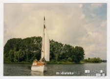 Jacht Okaz A-111, typ Karaś 450 na jeziorze Rajgrodzkim, sierpień 1988 r.