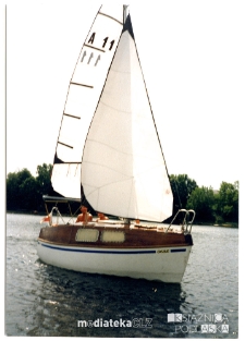 Jacht Okaz A-111, typ Karaś 450 na jeziorze, 1987-2006 r.