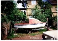 Żaglówka Amigo A-222, typ Pasja 383 w ogrodzie, Rajgród, 1992-2015 r.