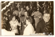 Tańczące pary na balu, Białystok, Technikum Kolejowe w Starosielcach