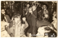 Pary tańczące podczas balu, Białystok, Technikum Kolejowe w Starosielcach