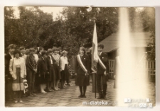 Uroczystość z okazji rozpoczęcia roku szkolnego 1986/1987 - poczet sztandarowy, Białystok, Technikum Kolejowe w Starosielcach