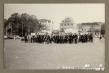 Delegacja Technikum Kolejowego w Starosielcach, Słupsk, Plac Zwycięstwa,16 maja1979 r.