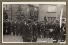 Uroczyste wręczenie świadectw z okazji zakończenia roku szkolnego1985/1986, Białystok, Technikum Kolejowe w Starosielcach