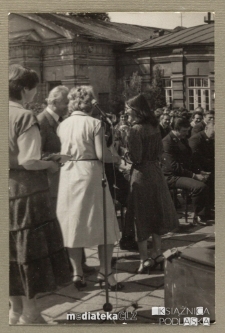 Uroczystość z okazji zakończenia roku szkolnego 1982/1983, Białystok, Technikum Kolejowe w Starosielcach