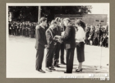 Uroczystość z okazji zakończenia roku szkolnego 1988/1989 - wręczenie świadectw, Białystok, Technikum Kolejowe w Starosielcach