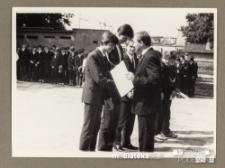 Uroczystość z okazji zakończenia roku szkolnego 1988/1989 - wręczenie świadectw, Białystok, Technikum Kolejowe w Starosielcach