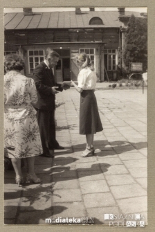 Uroczyste pożegnanie klas IV, Białystok, Technikum Kolejowe w Starosielcach, 1982 r.
