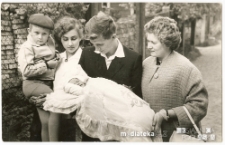 Chrzest dziecka w rodzinie, ul. Koszykowa, Białystok - lata 60. XX w.