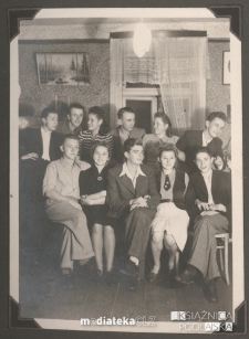 Prywatka w domu Lucyny Sanderackiej, Białystok - osiedle Antoniuk - 1943 r.