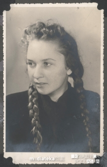 Portret Tatiany Czerewacz wykonany w atelier fotograficznym, ul. Lipowa 23, Białystok - 1939 r. Fot. Zakład Fotograficzny Szymborskich "Rembrandt"